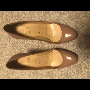 Christian Louboutin’s Simple Pump in nude